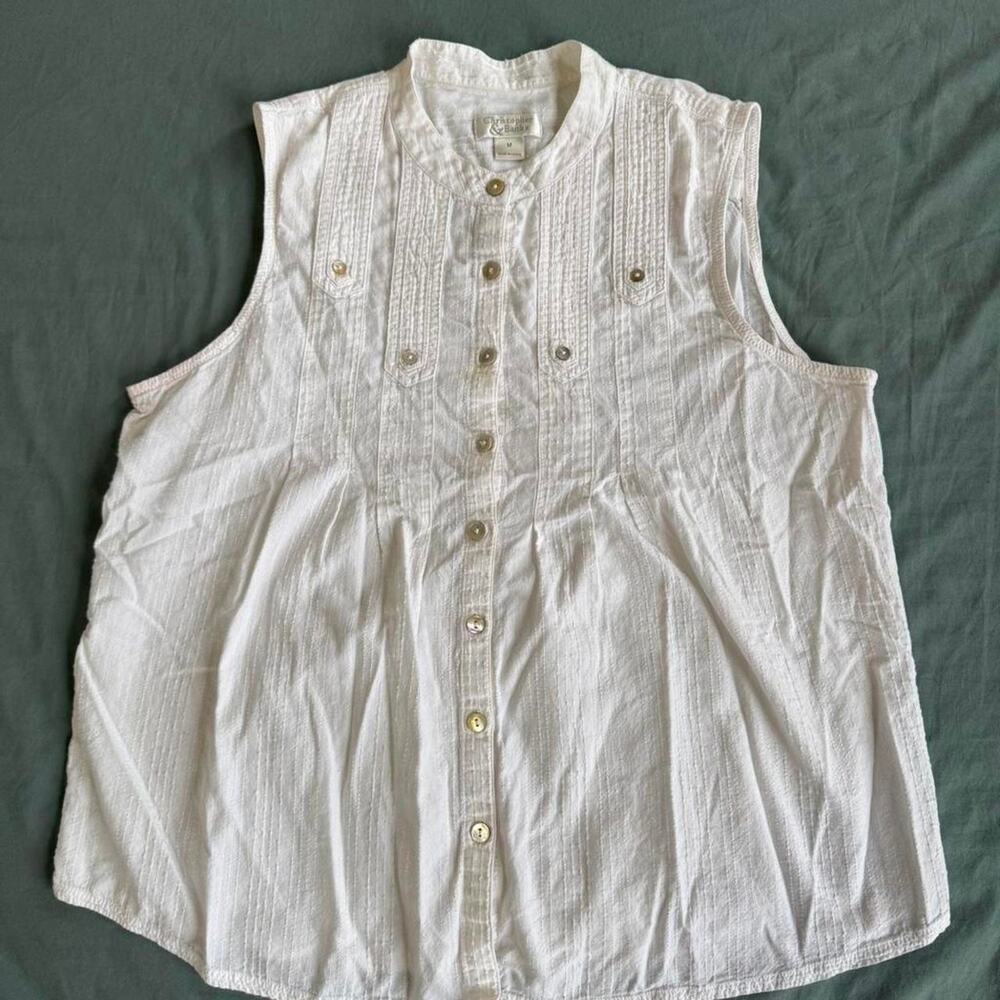 White Christopher & Banks button up sleeveless blouse w/ button detailing-Size M